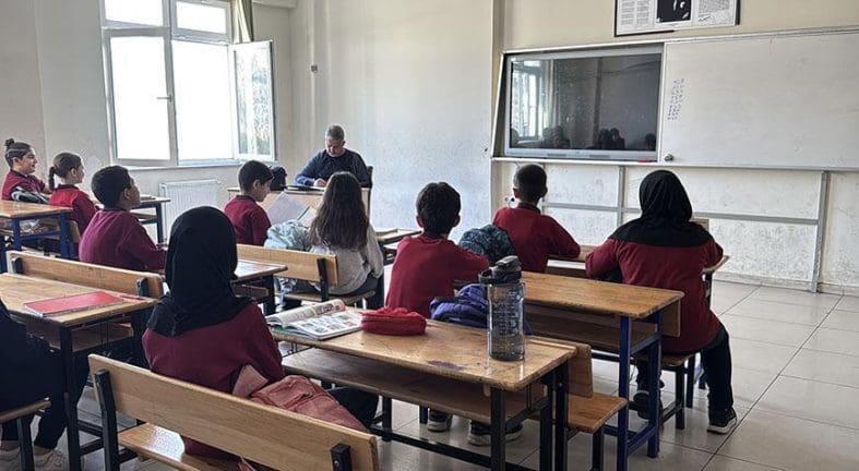 Yeni eğitim döneminde ilk ders zili çaldı