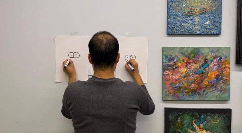 Olağanüstü yetenek! Aynı anda elleriyle 2 farklı resim çiziyor