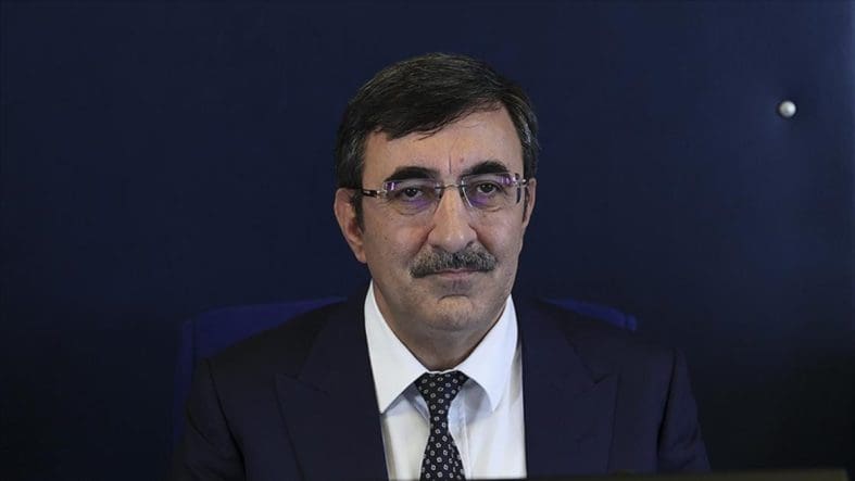 Cumhurbaşkanı Yardımcısı Yılmaz, Özgür Özel'e yumruklu saldırıyı kınadı