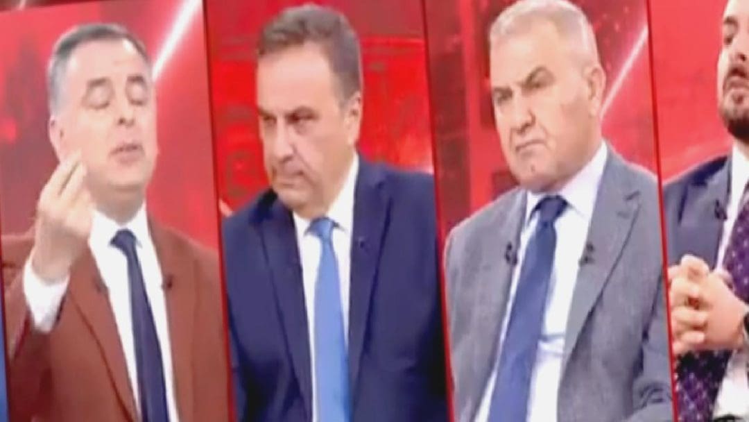 baris-yarkadas-ve-ertugrul-akar-arasindaki-gerginlik-ve-tartisma-wKGbfxRK.jpg