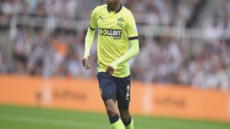 besiktas-sag-bek-pozisyonu-icin-kyle-walker-peters-ile-anlasti-1tA9biGX.jpg
