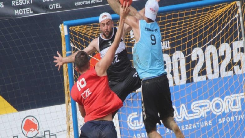ehf-avrupa-plaj-hentbolu-sampiyonasi-alanyada-devam-ediyor-Ifb78WF5.jpg