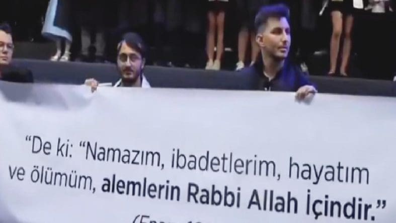 istanbul-teknik-universitesi-mezuniyet-toreninde-tartismali-anlar-p5BZFJfS.jpg