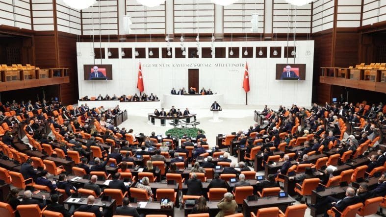Türkiye'nin İlk İklim Kanunu Yasalaştı: Net Sıfır Emisyon Hedefine Yönelik Tarihi Adım