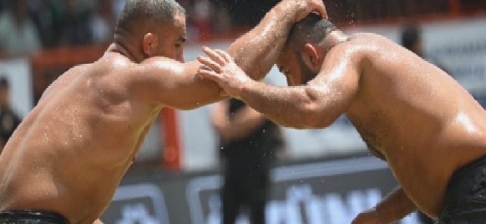 tarihi-kirkpinar-yagli-gureslerinde-final-eslesmesi-belli-oldu-16UjPj2j.jpg